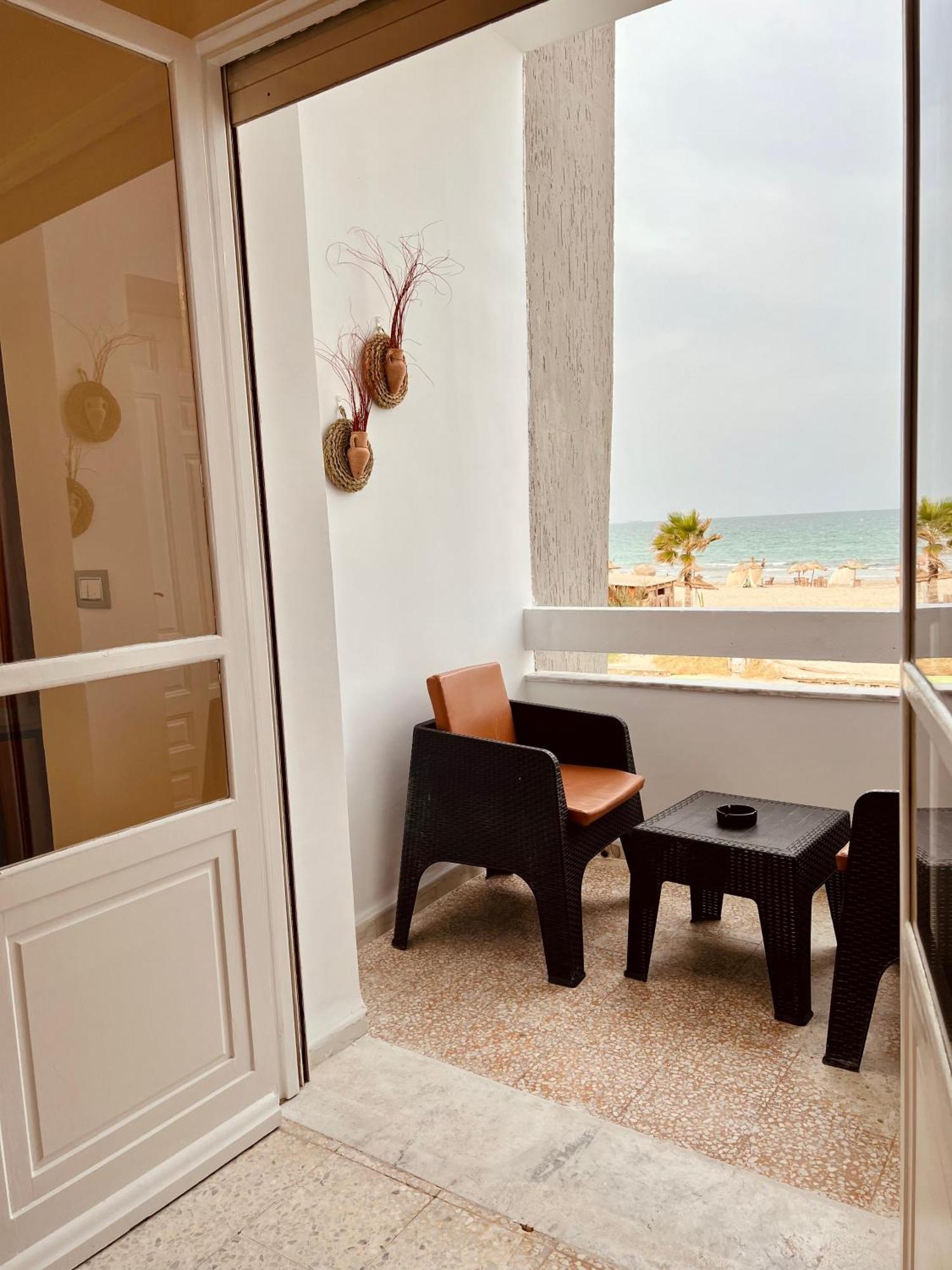 Appartement Vue De Mer Pied Dans L'Eau Gabes Eksteriør billede